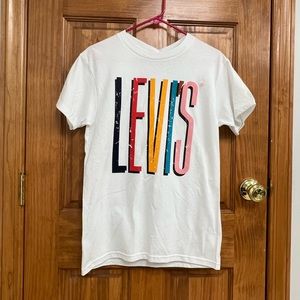 Levi’s Graphic Tee